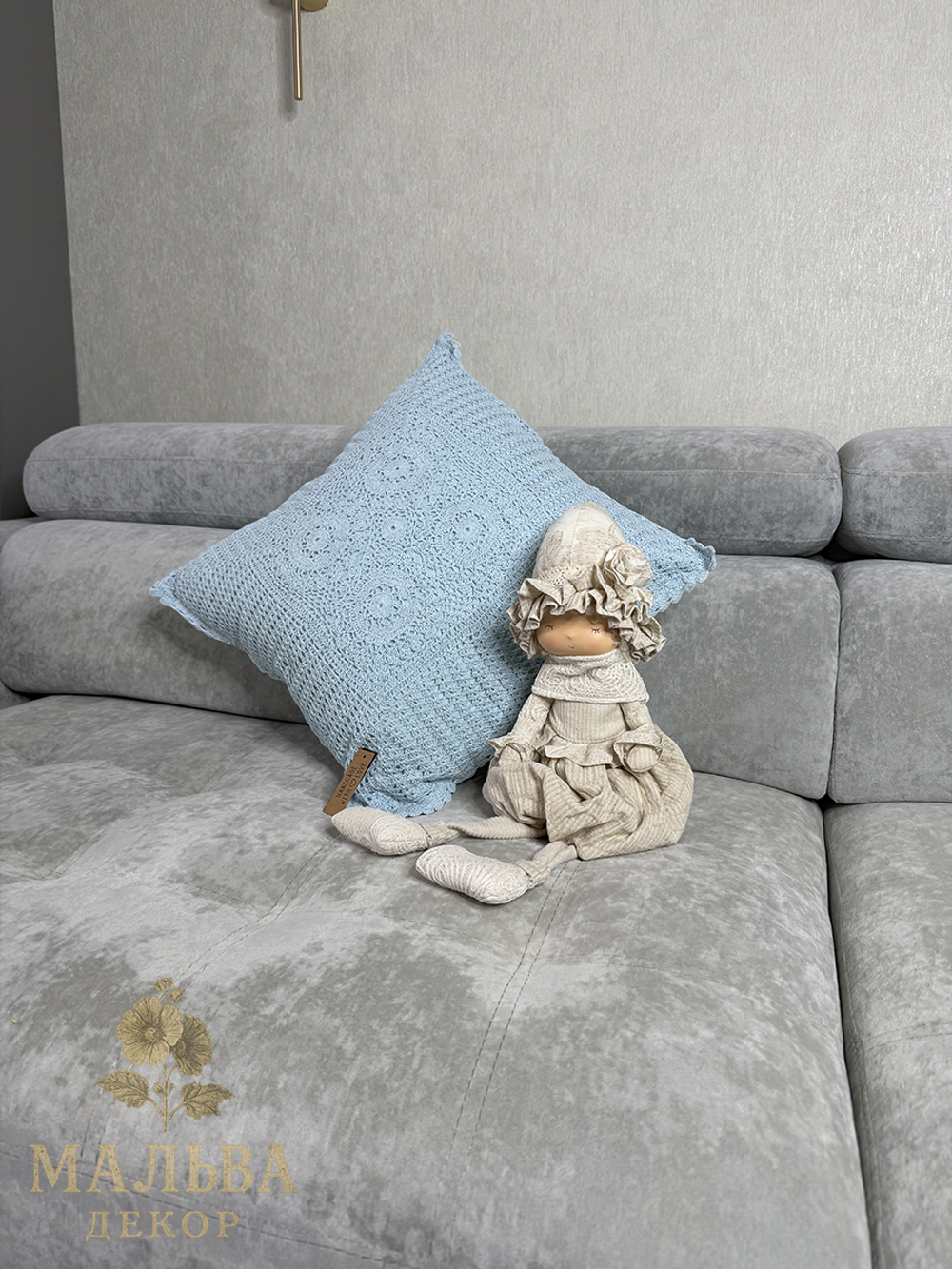 Подушка декоративная "Кружево" голубая 45x45x10см от J-LINE