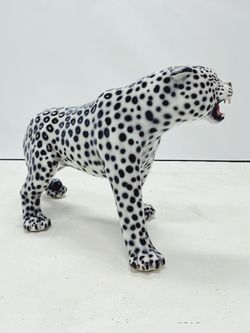 Boxer Статуэтка "Снежный Барс"