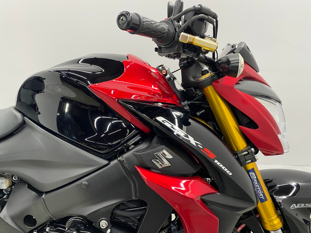Suzuki GSX-S1000 049268