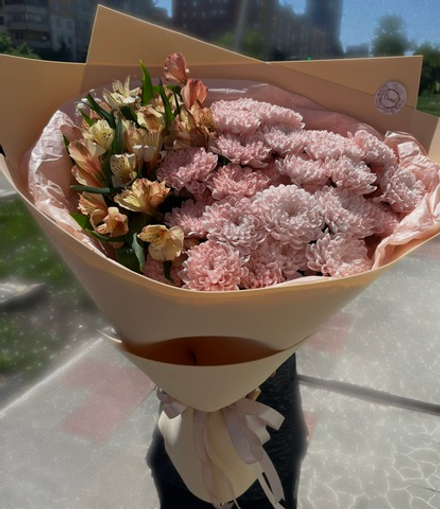Букет гигант(хризантема кустовая персиковая,альстермерия персиковая)