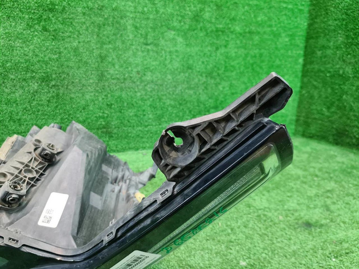 Фара левая Cadillac Escalade 4 (2014-2020) LED