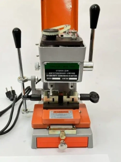 Станок для изготовления ключей Wen Hai 368A