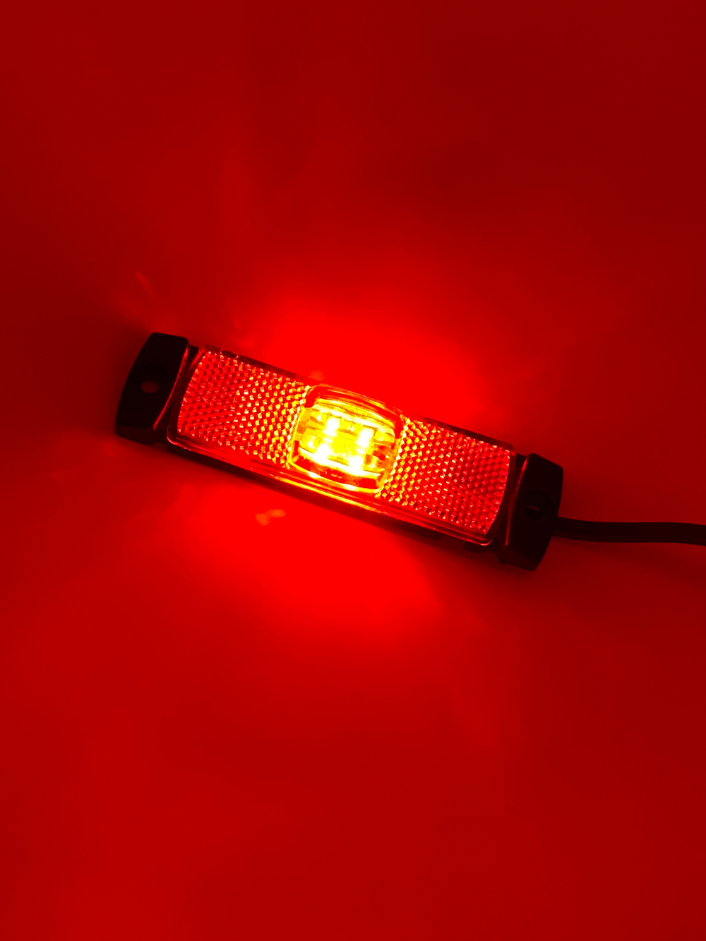 Фонарь габаритный светодиодный Fristom FT-017 C LED красный, провод 0.5 м. (1 шт.)