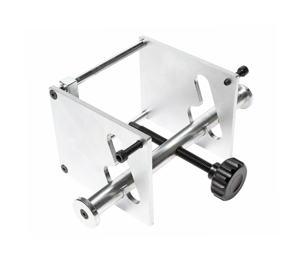 JTC-4188 - Рассухариватель клапанов (AUDI A4,VW Passat B5 3362) 4-х цилиндровые (1.8) JTC - 
  Инструмент применяется для снятия клапанных пружин на автомобилях VAG.
  Применение: 4-х цилиндровые двигатели 1.8 л. Turbo (5V), Ауди (Audi) A4 и Фольксваген (Volkswagen) Passat B5.
  Оригинальный номер: 3362.
  Габаритные размеры: 265/150/105 мм. (Д/Ш/В) 
  Вес: 1775 гр.