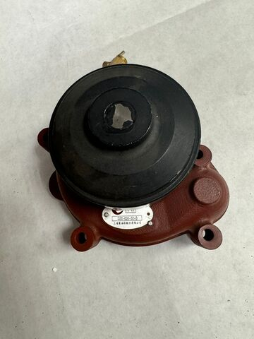 Насос водяной (помпа) двигателя Shanghai D9-220 (А)  D20-000-32+B