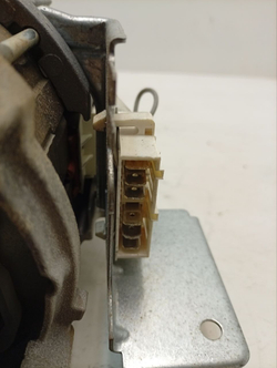 RST703DW кт18 Двигатель для стиральной машины Ariston Indesit W16002288200 б/у