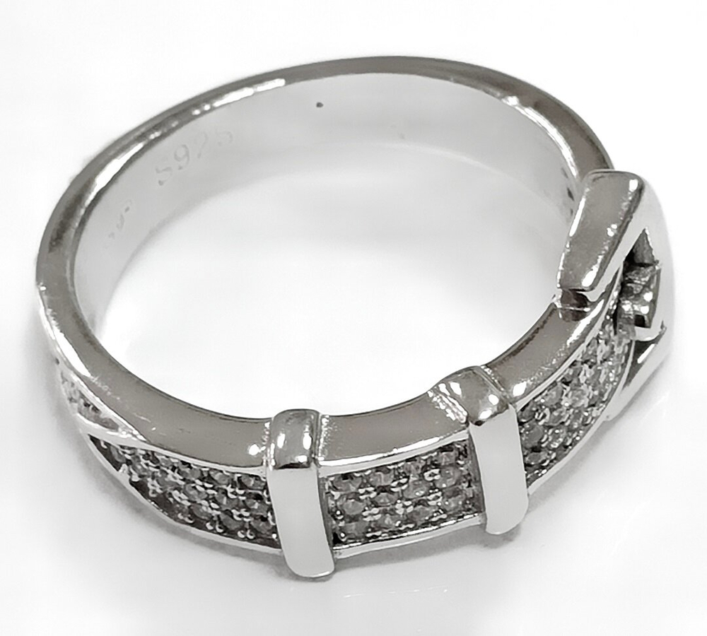 Ювелирное кольцо из серебра в в виде ремня