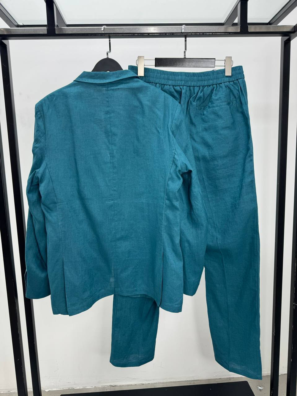 Льняной костюм Kiton
