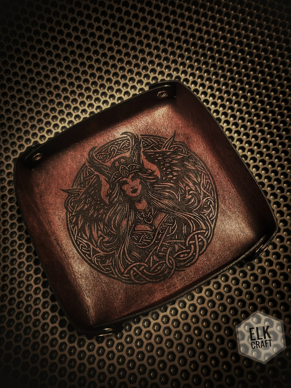 Кожаный дайстрей, миска для кубов.