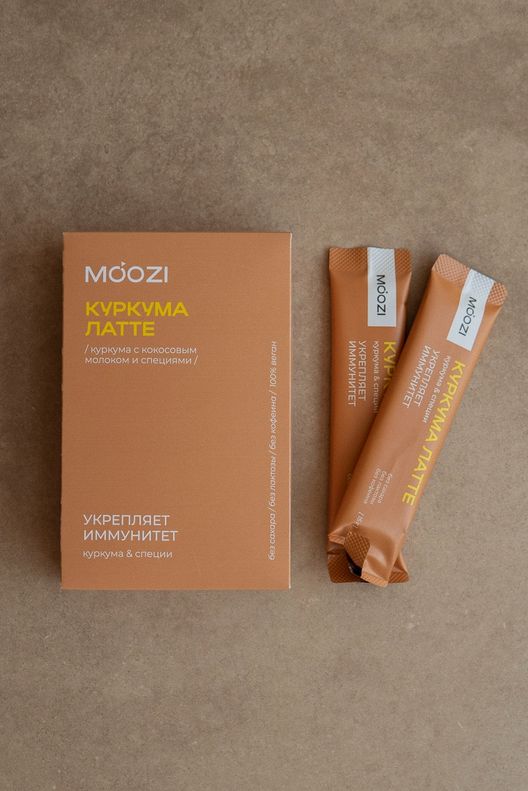 Куркума-латте: куркума с кокосовым молоком и специями / MOOZI