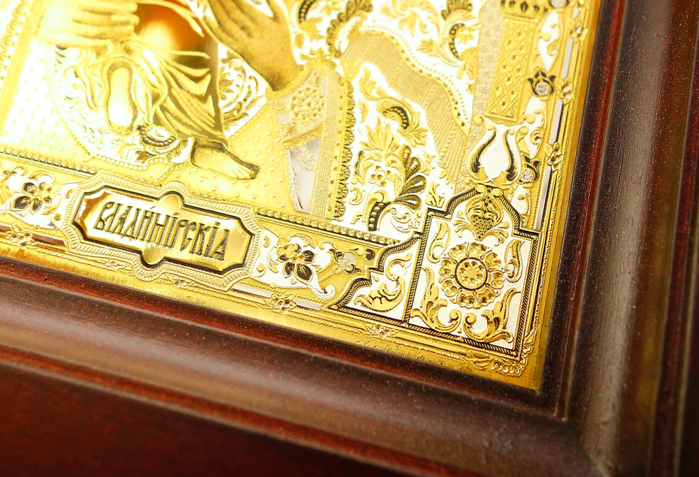 Владимирская икона Божией Матери /в киоте/