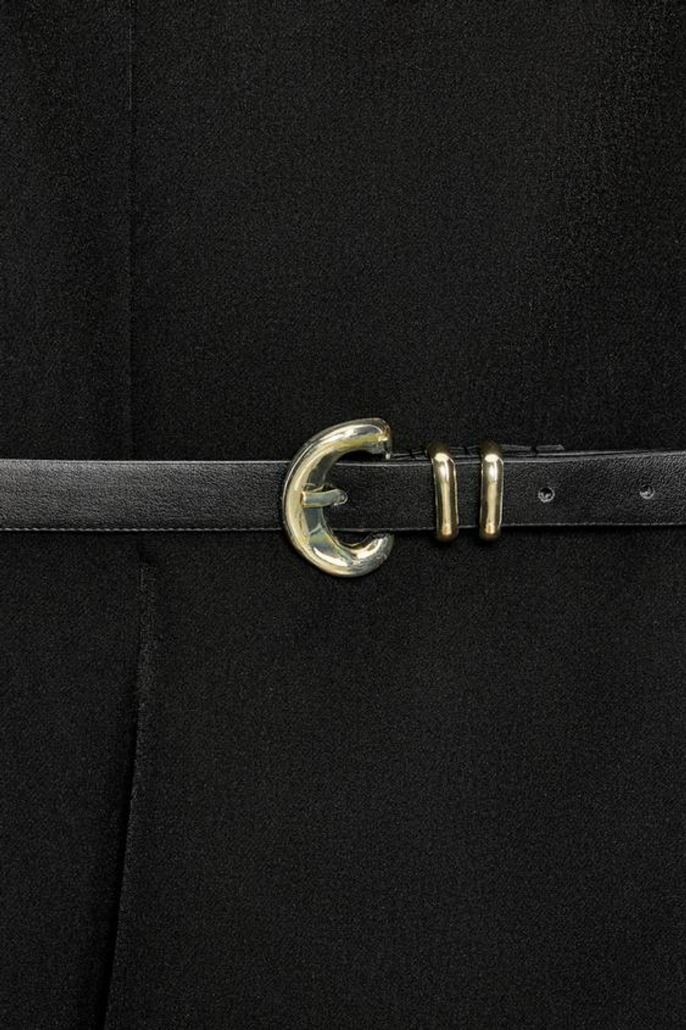 ZARA МИНИ-ПЛАТЬЕ С РЕМНЕМ, ЧЕРНЫЙ