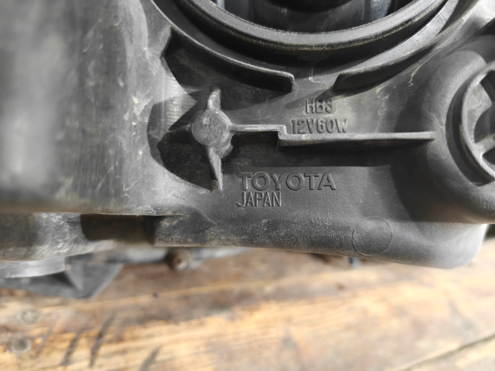Фара левая ксенон Toyota Camry (XV50) 11-14 Б/У Оригинал 8118533A50