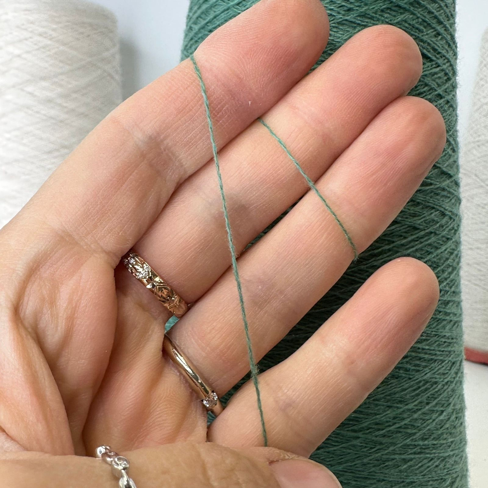 CASHMERE 100 - Maglificio di Momo; 100% кашемир; 1400м/100гр, (2/28); col. 21354, цвет: морской зеленый