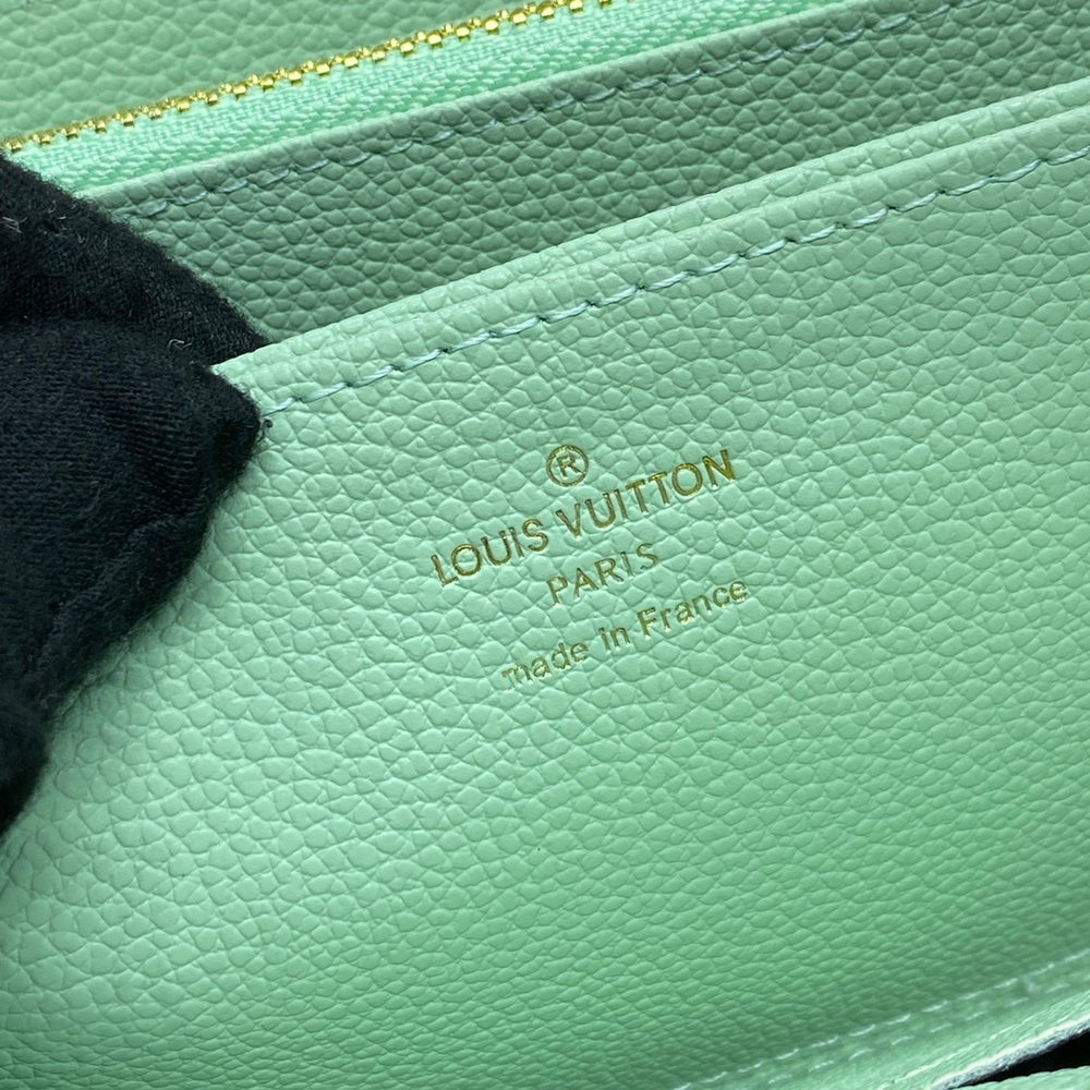 Louis Vuitton Zippy Wallet