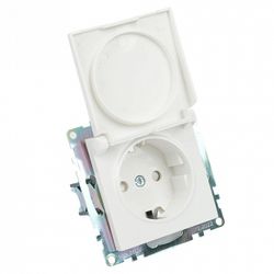 Розетка с заземлением и со шторкой, без рамки с крышкой Stekker Катрин 39302