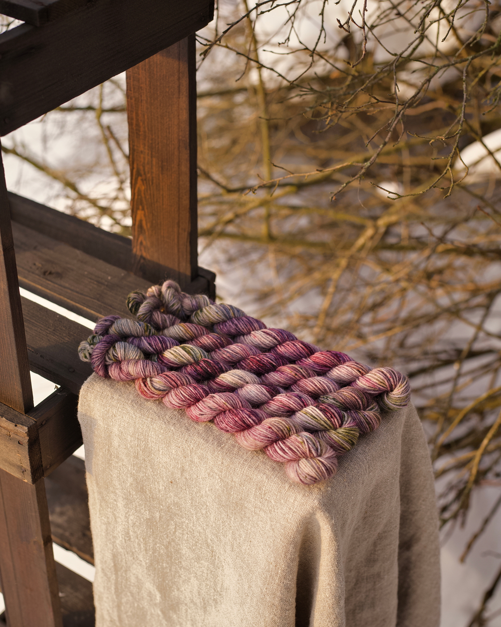 Носочная пряжа с добавлением шерсти "Анютины глазки" 20 г