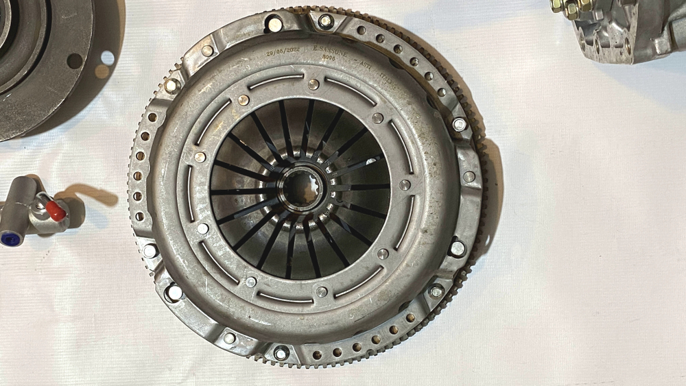 Японская КПП для Нива 4х4/Легенд под штатный промвал.