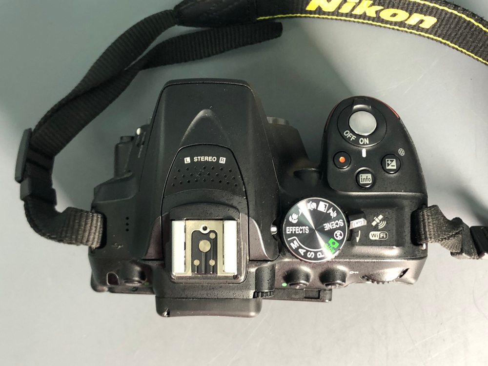 Nikon D5300 + 18-55mm 3.5-5.6GII VR 11.000 кадров