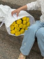 Букет моно из одноголовой хризантемы в желтом оттенке 15 шт