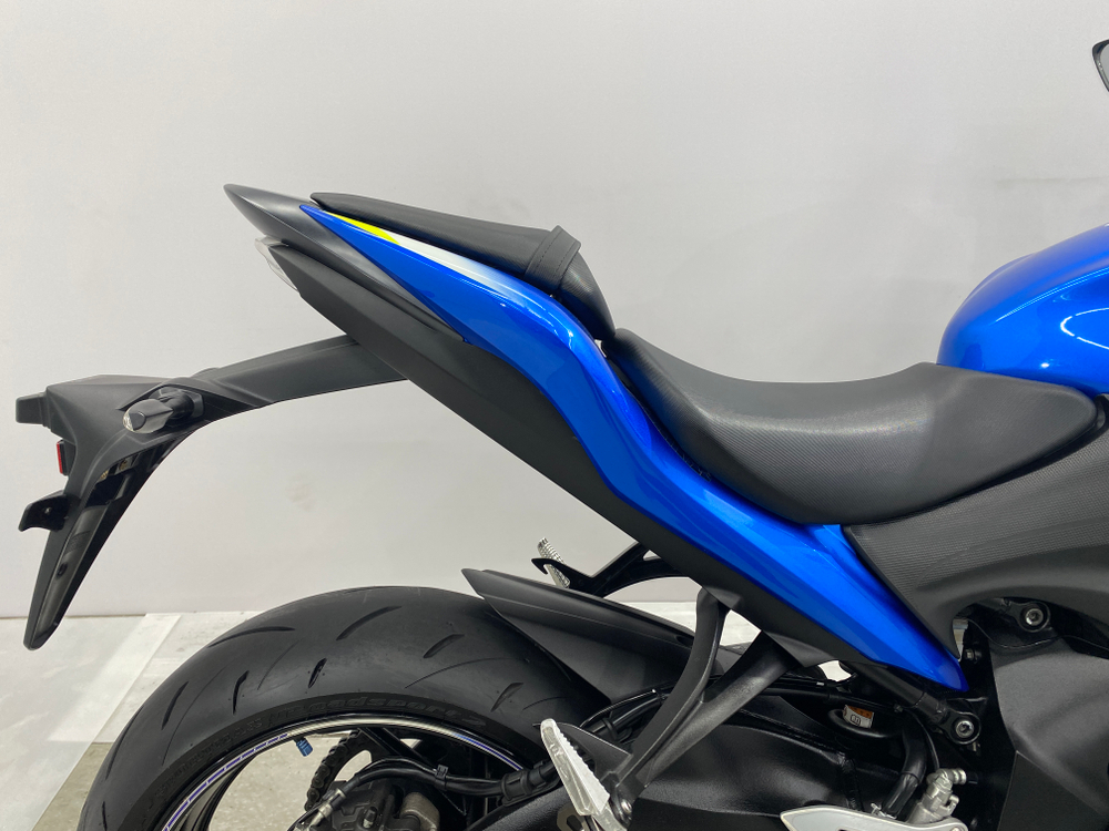 Suzuki GSX-S1000F 049730