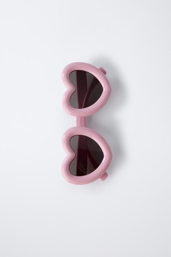 ZARA СОЛНЦЕЗАЩИТНЫЕ ОЧКИ В ПЛАСТИКОВОЙ ОПРАВЕ «СЕРДЦА», РОЗОВЫЙ