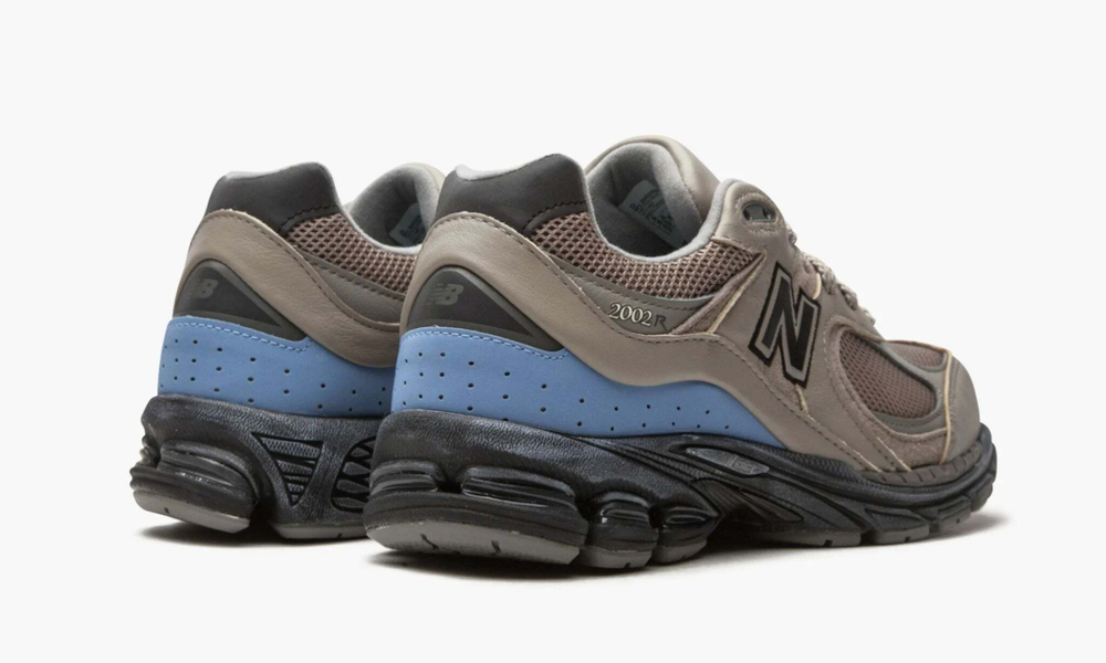 2002R "thisisneverthat Light Brown"