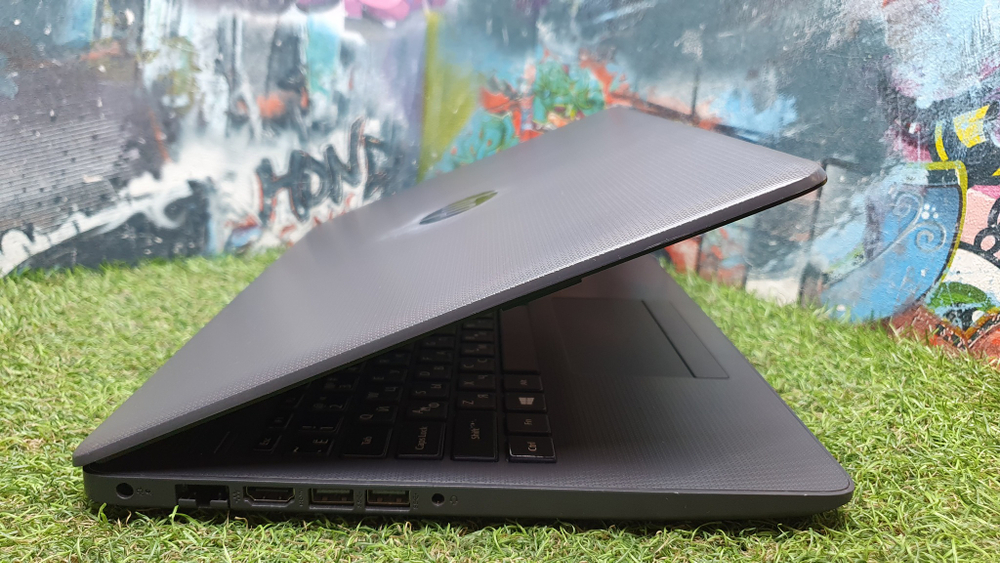 Ноутбук HP I3-7/8Gb