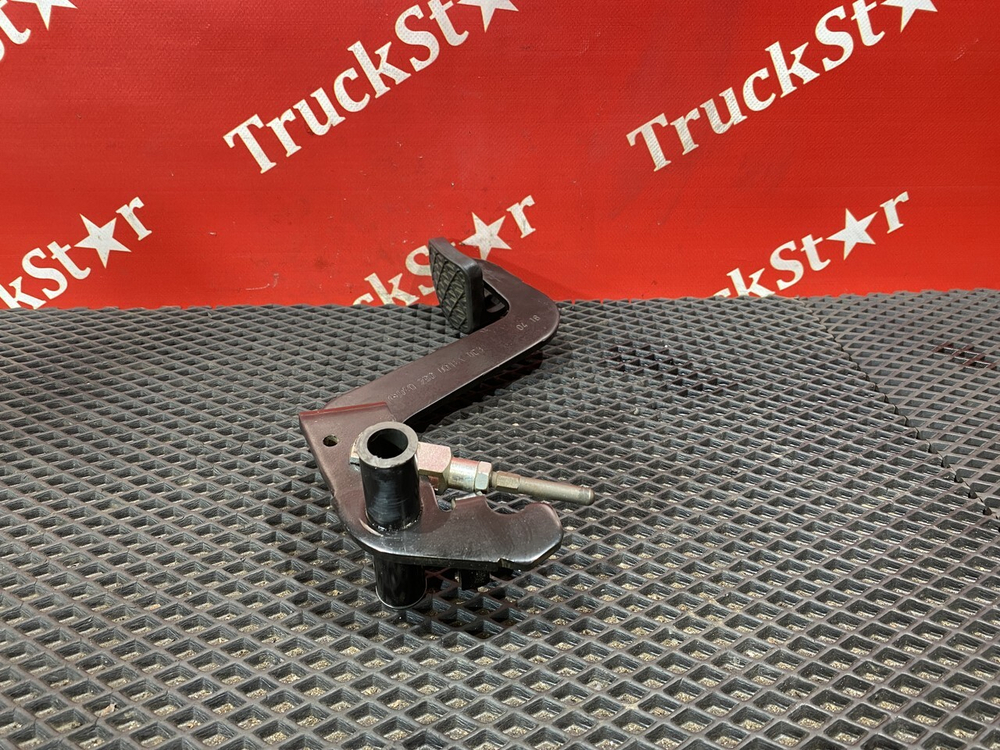 Педаль тормоза