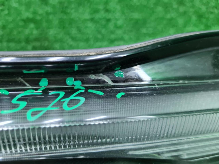 Фонарь крышки багажника Porsche Macan 95b (18-нв)