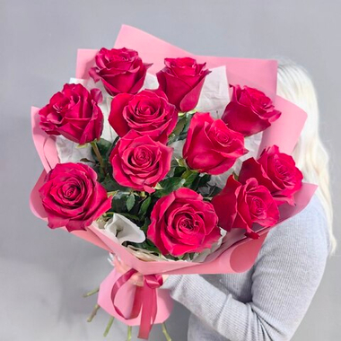 Букет из 11 красных роз сорта "Эксплорер" (Эквадор 60 см)