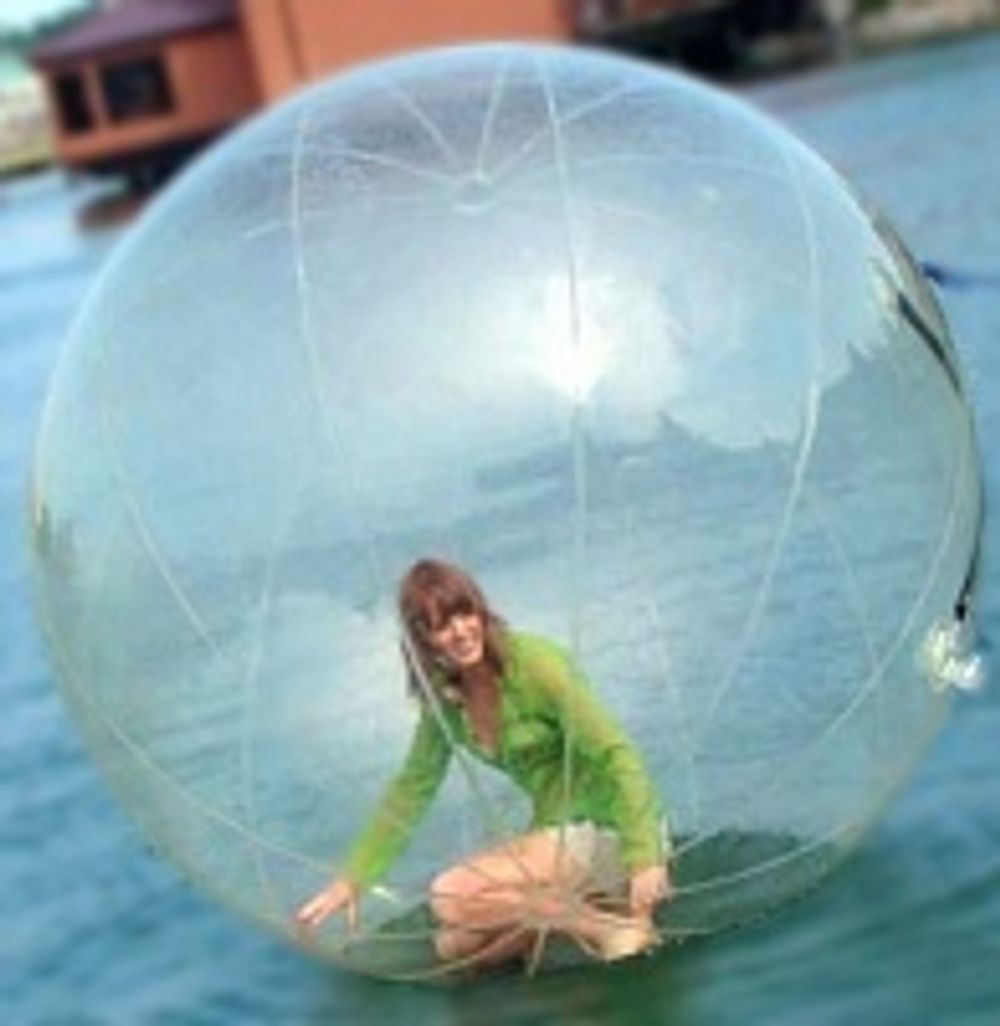 Из чего сделаны водные шарики?