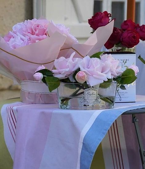 Большой букет розовых роз, Cote Noire