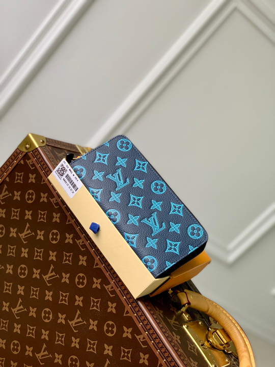 Louis Vuitton Zippy Vertical Wallet