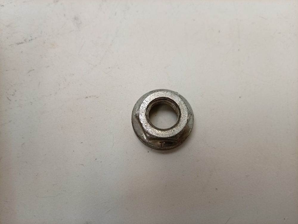 WLK24271OE/04 кт30 Гайка крепления шкива стиральной машины Bosch 615939 б/у