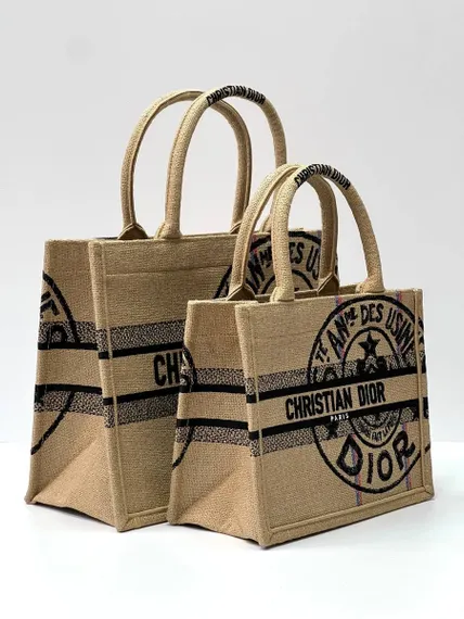 Сумка Dior Book Tote, модель среднего формата бежевый