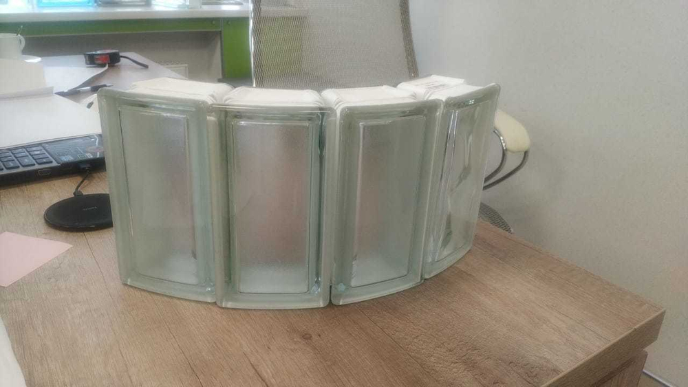 Стеклоблок половинка бесцветный волна для радиусных стен Vitrablok Allbend 19х9х8см.
