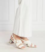 Кожаные босоножки на каблуке Pinko - кремовый (SD0055 P001)