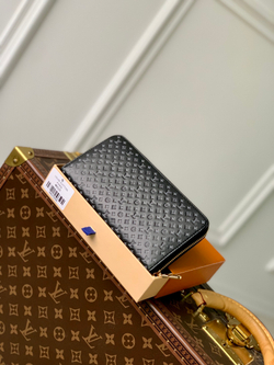 Louis Vuitton Zippy Wallet