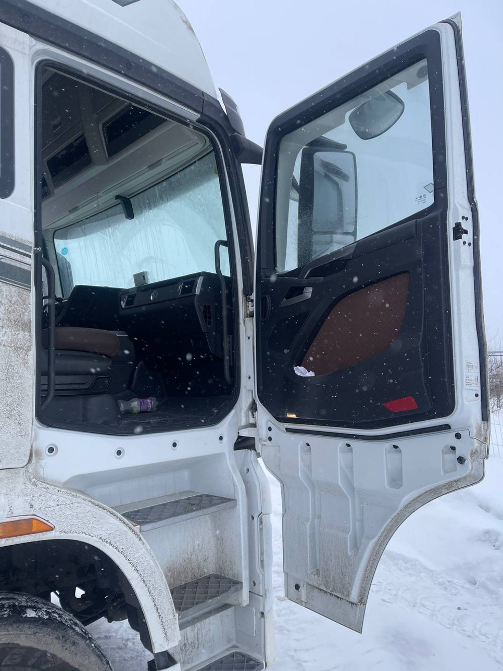 FAW J7 4x2 Седельный тягач CA4180P77K25E5 (Дизельный, 12,5 л, 553 л.с., АТ)