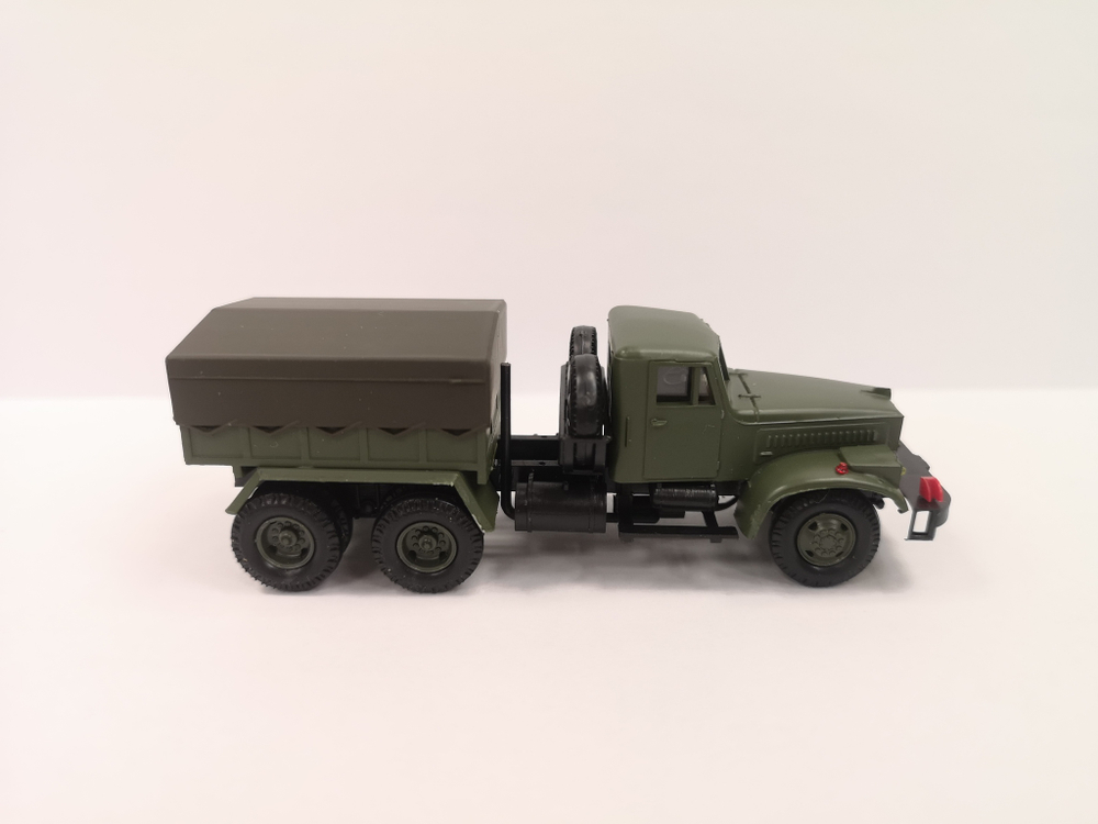 КРАЗ 258 Z тягач, арм.H0 1:87