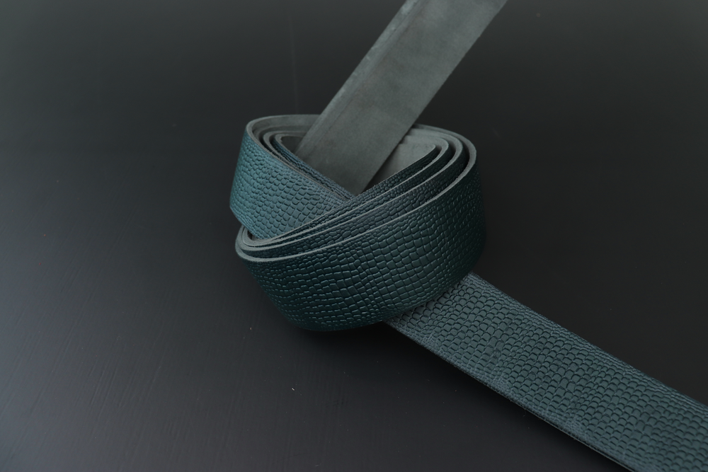 Ременная заготовка сине-зеленая с лицевой отделкой+ плита геккон 140