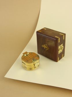 Nautical Морской компас Brunton в деревянном футляре Лого: Made for Royal Navy