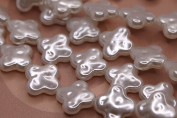 Бусина имитация жемчуга клевер 13 мм