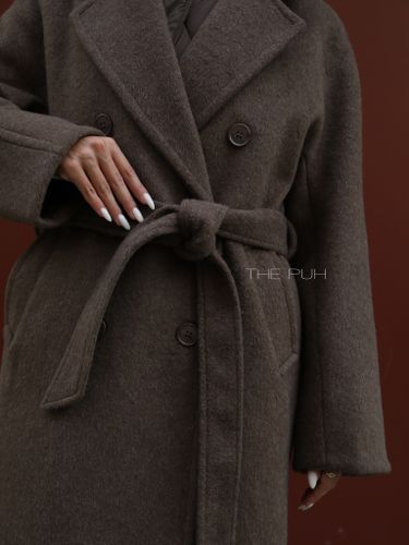 Коричневое двубортное пальто с поясом и жилетом