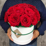 Букет из красных роз в авторской коробке