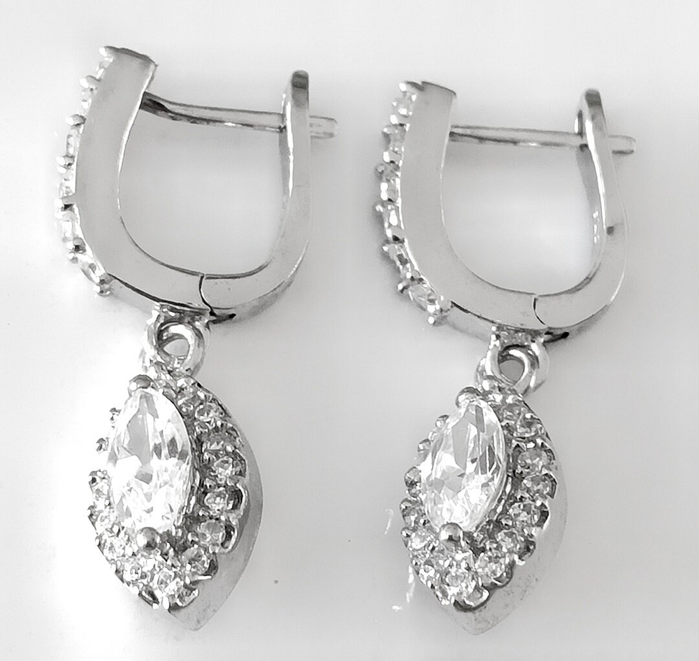 Ювелирные серьги из серебра от бренда "Эстерелла"