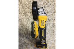 Бесщеточная угловая шлифмашина DEWALT 18 В XR DCG406N