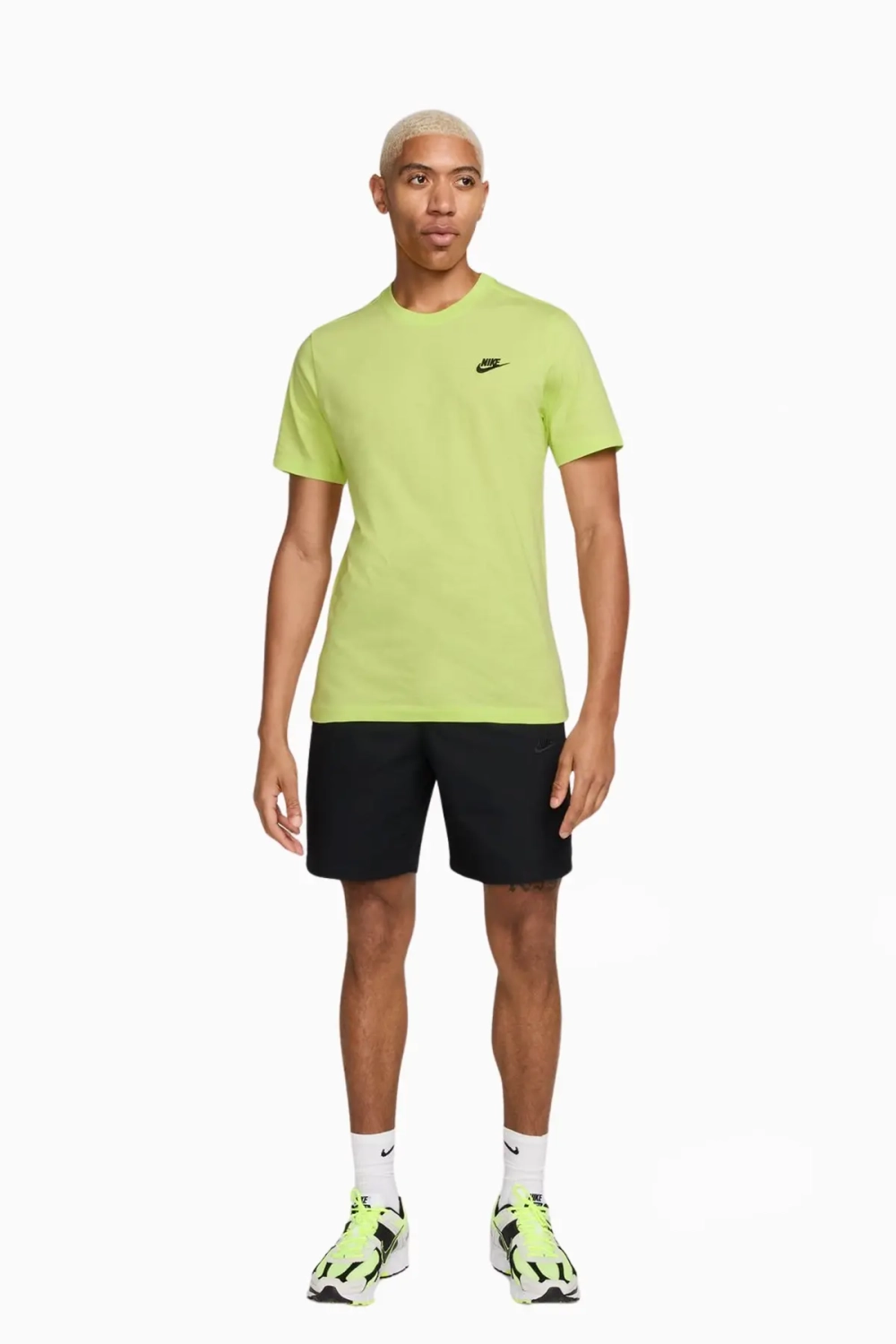 Футболка Nike Sportswear Club - зеленый