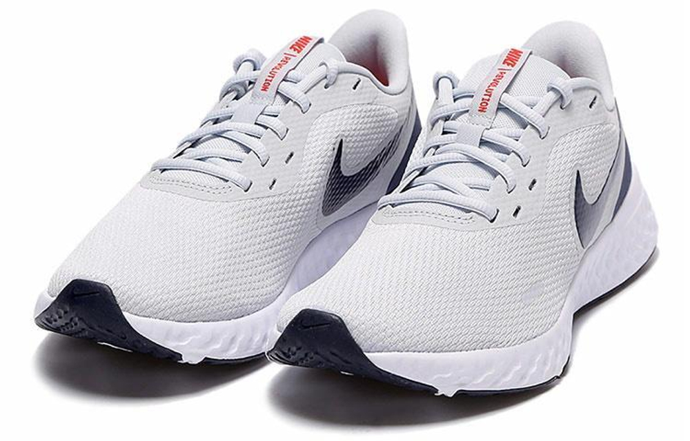 Кроссовки Nike Revolution 5
